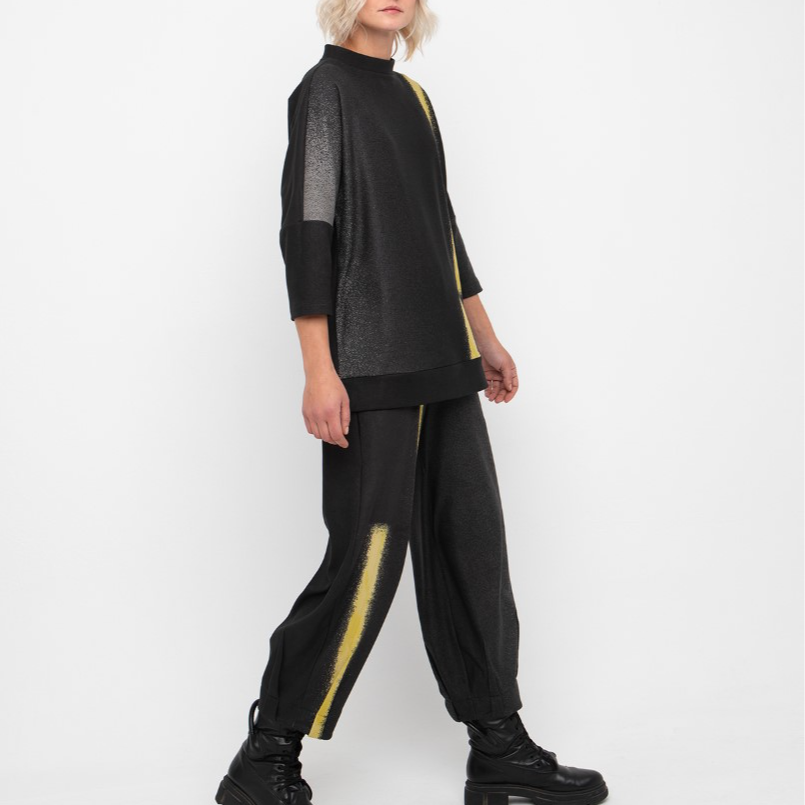 Ozai N Ku 766093 High-waisted Fleece Cropped Pants