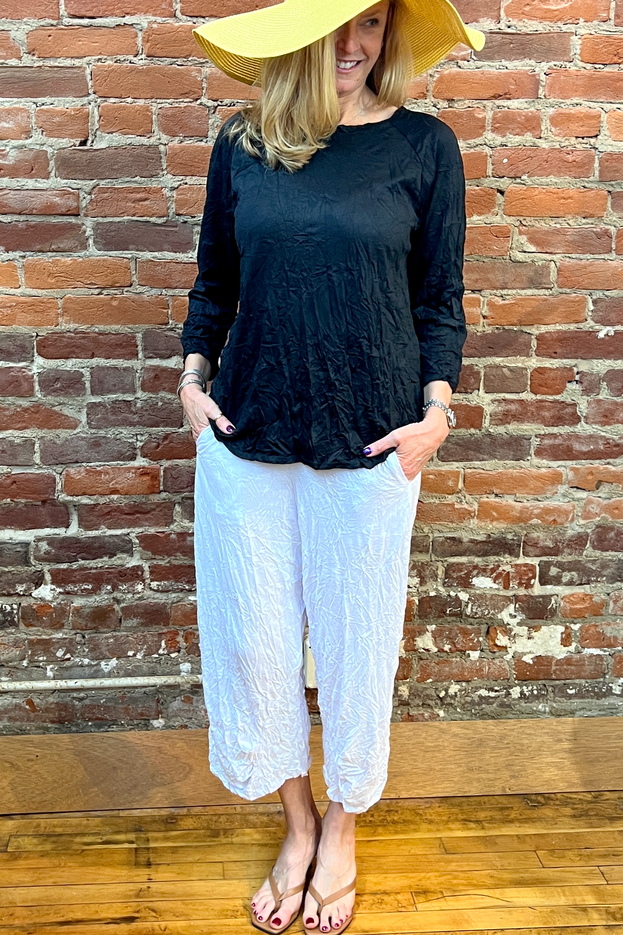 Shana Apparel Crinkle Solid Capri